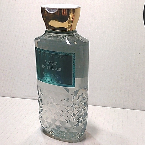 NWT BATH & BODY WORKS "Magic In The Air" Aloe+Vitamin E Shower Gel - Picture 6 of 8